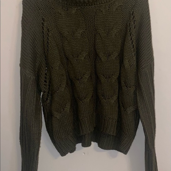 Moon & Madison Cropped Sweater - Picture 2 of 6